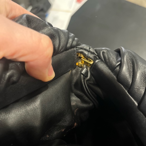 BOTTEGA VENETA The Chain Pouch gathered leather clutch - Picture 9 of 14